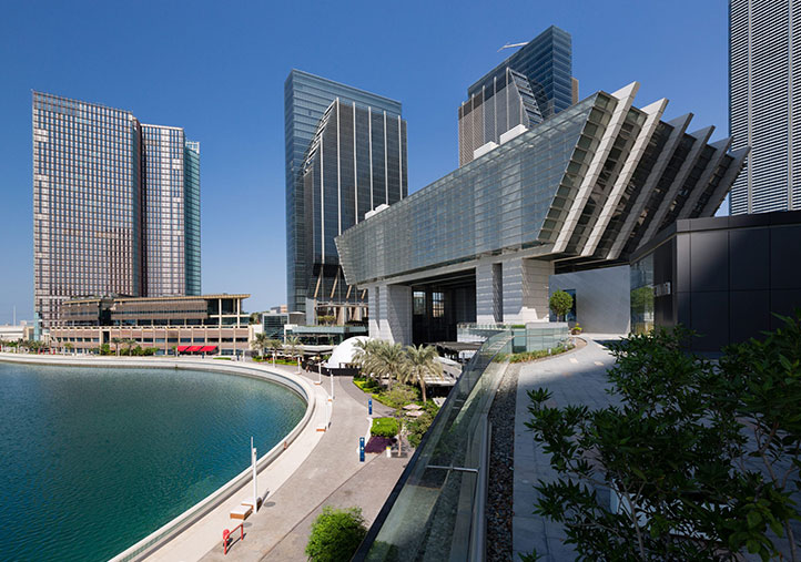 阿布扎比 ADGM 自由区公司注册指南：控股架构、注册流程与合规策略详解封面图